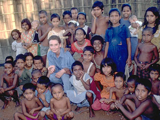Audrey Hepburn with UNICEF children (http://www.unicef.org/specialsession/photoessays/audrey/photo2.htm)